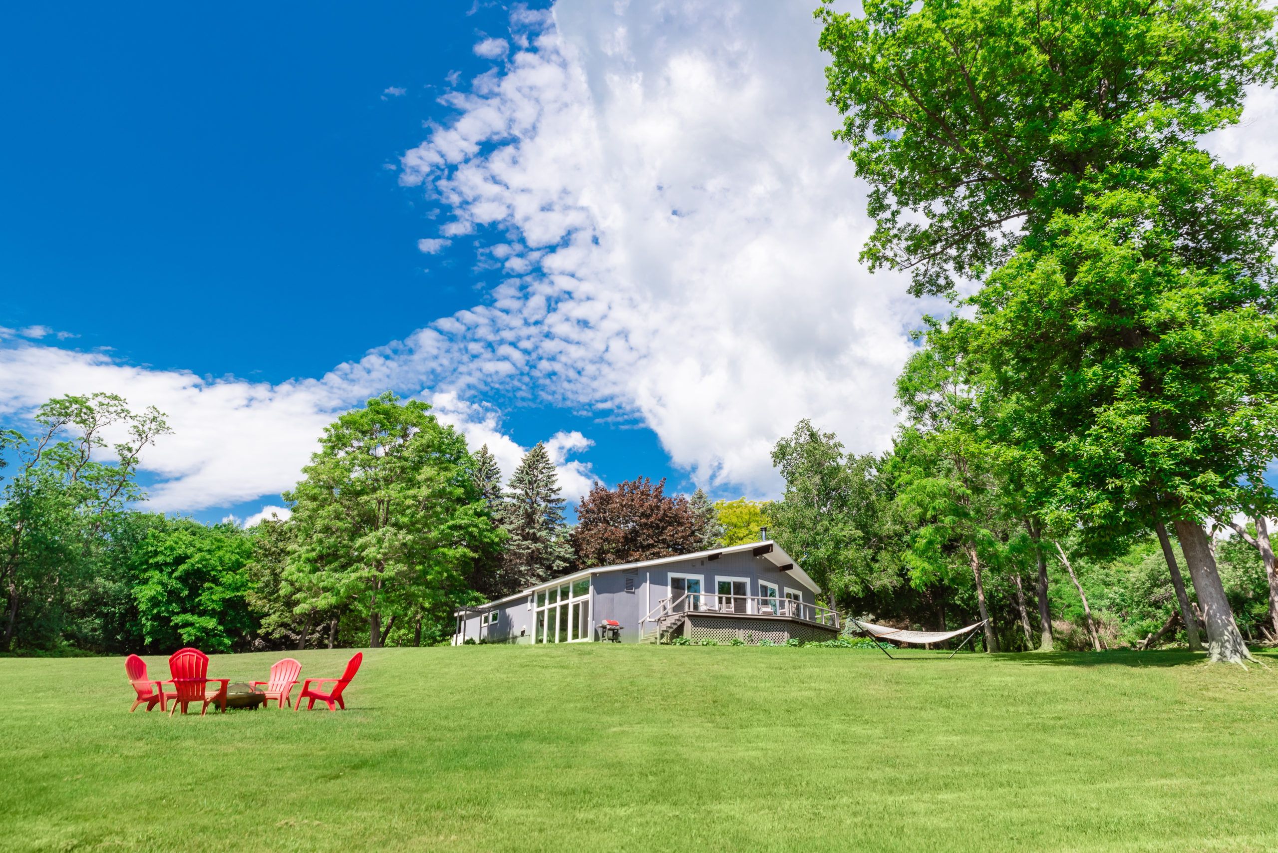 The fire pit and hammock are a treat day or eve.